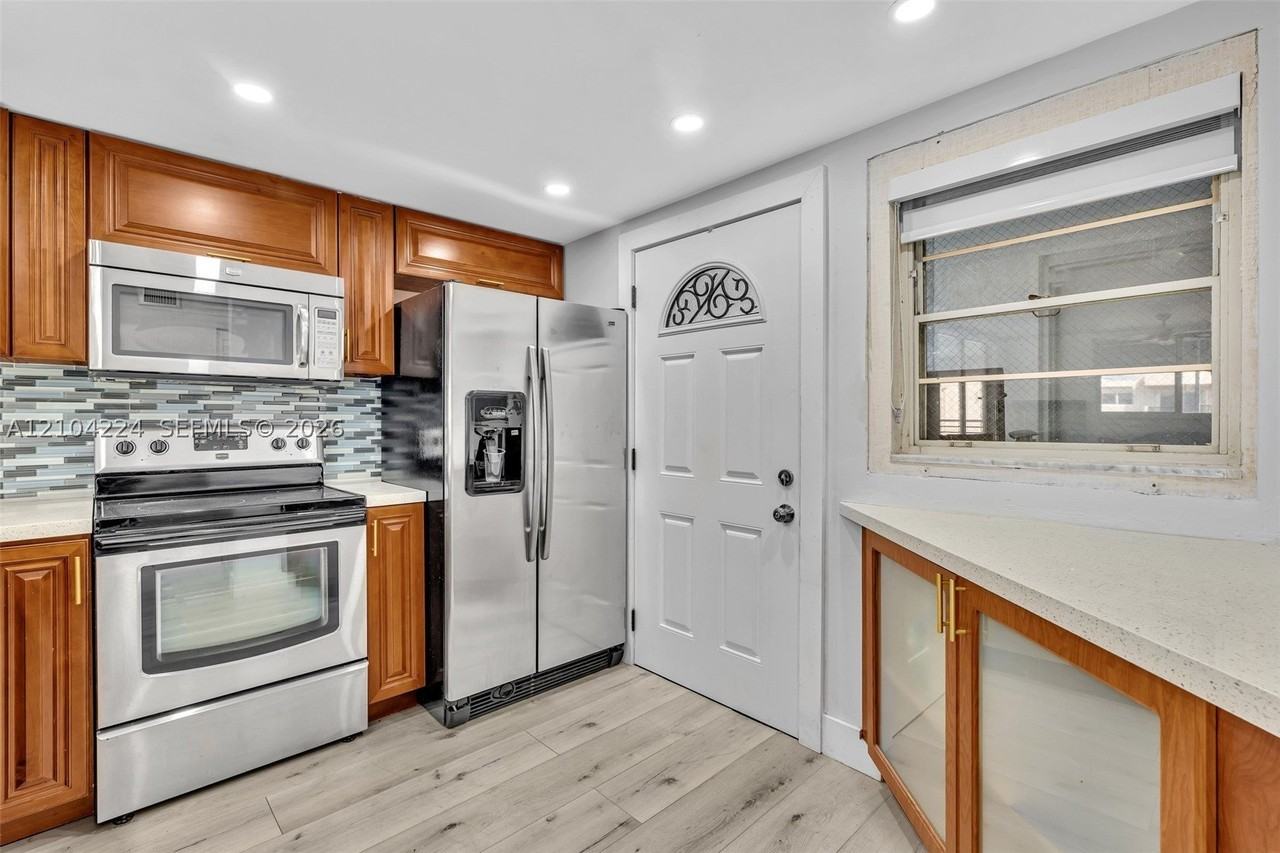 3849 Ne 169th St #406 - Photo 5 of 50
