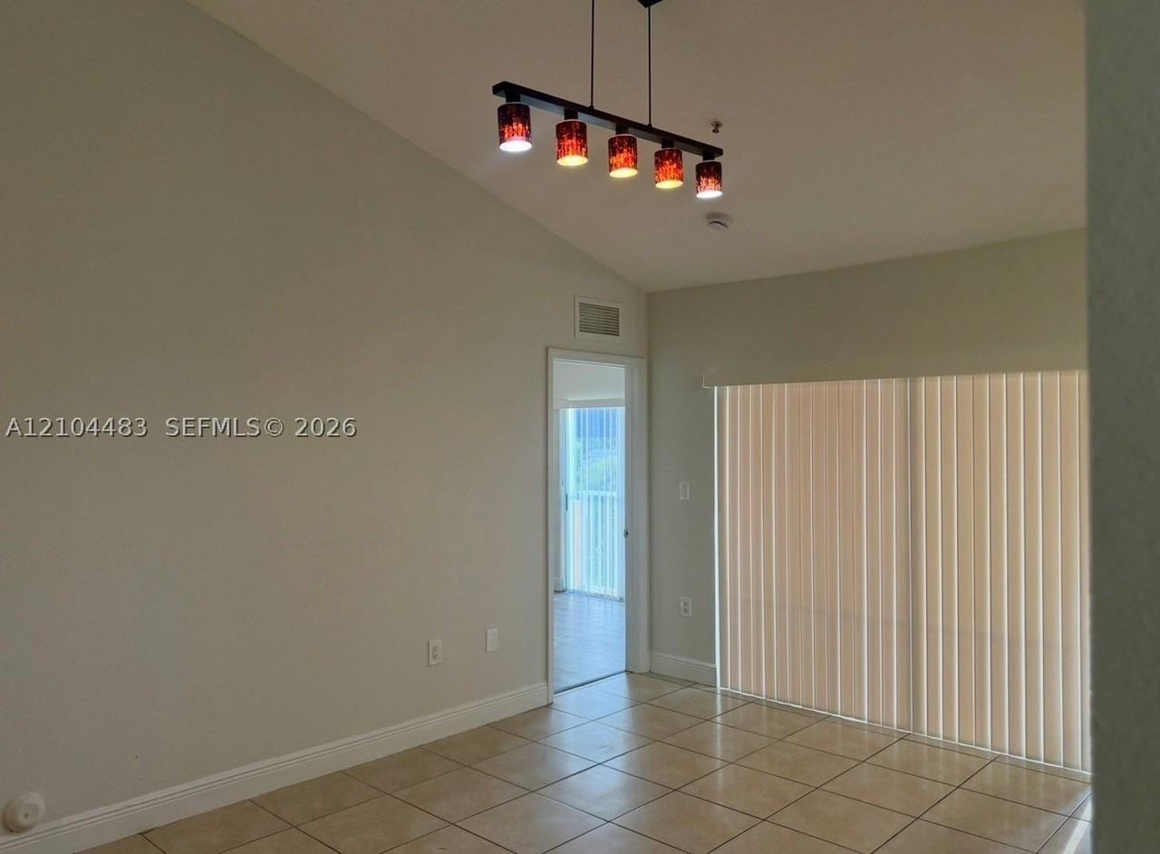 21150 Sw 87th Ave #304 - Photo 6 of 24