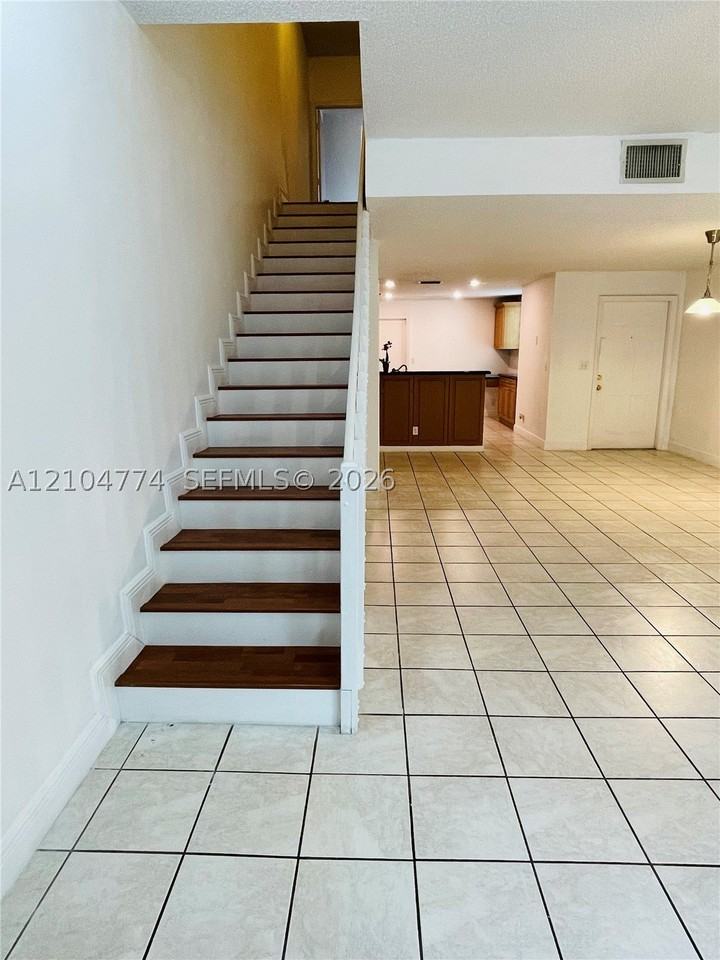 1503 Veracruz Ln #5-14 - Photo 5 of 19