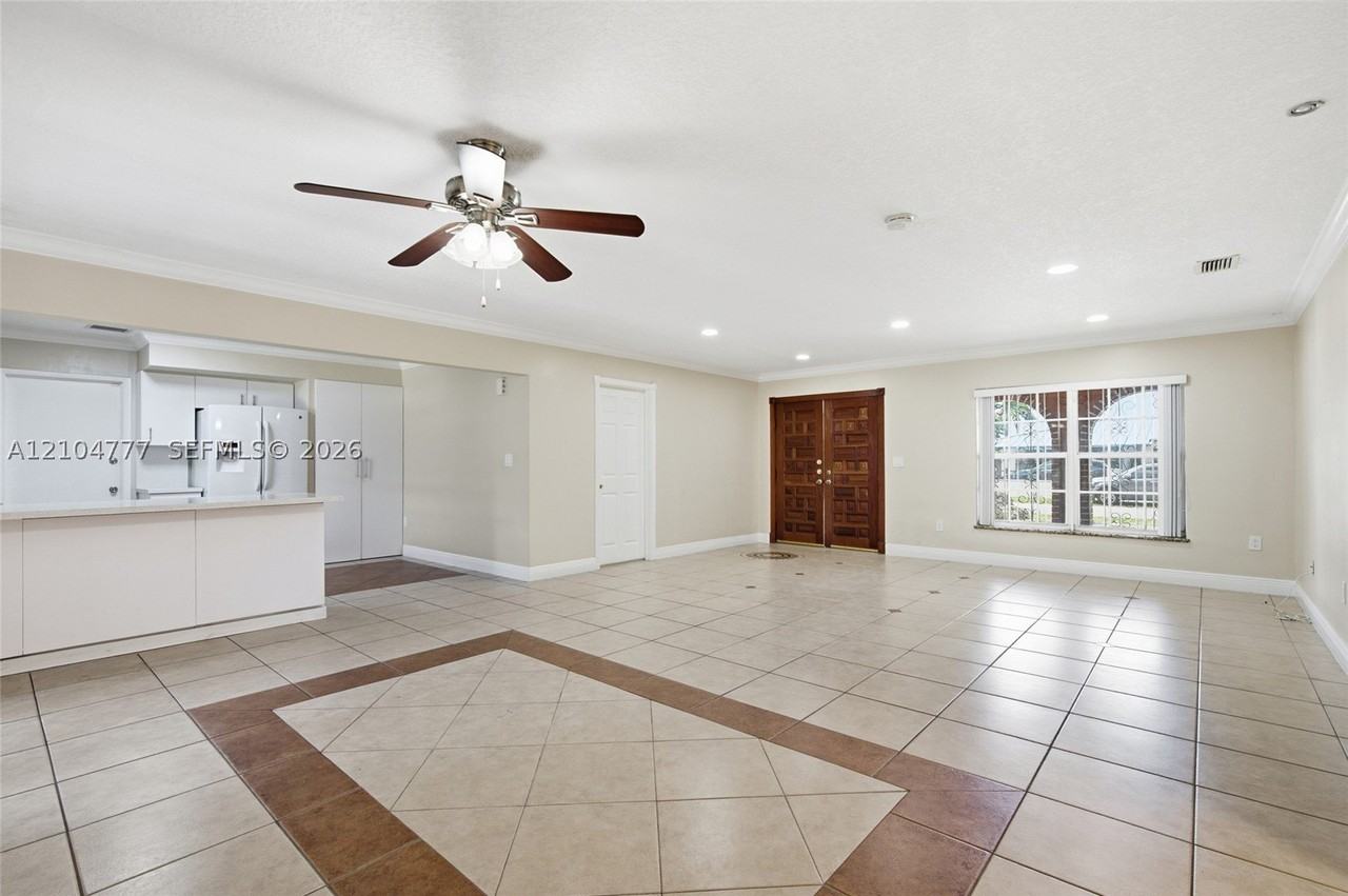 2461 Sw 117th Ct - Photo 7 of 24