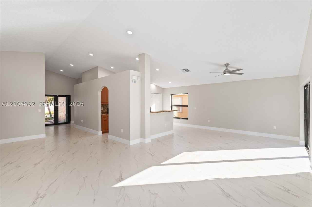 14340 Nw 11th St - Photo 4 of 36