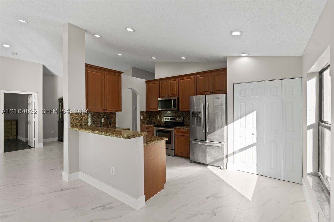 14340 Nw 11th St - Photo 6 of 36