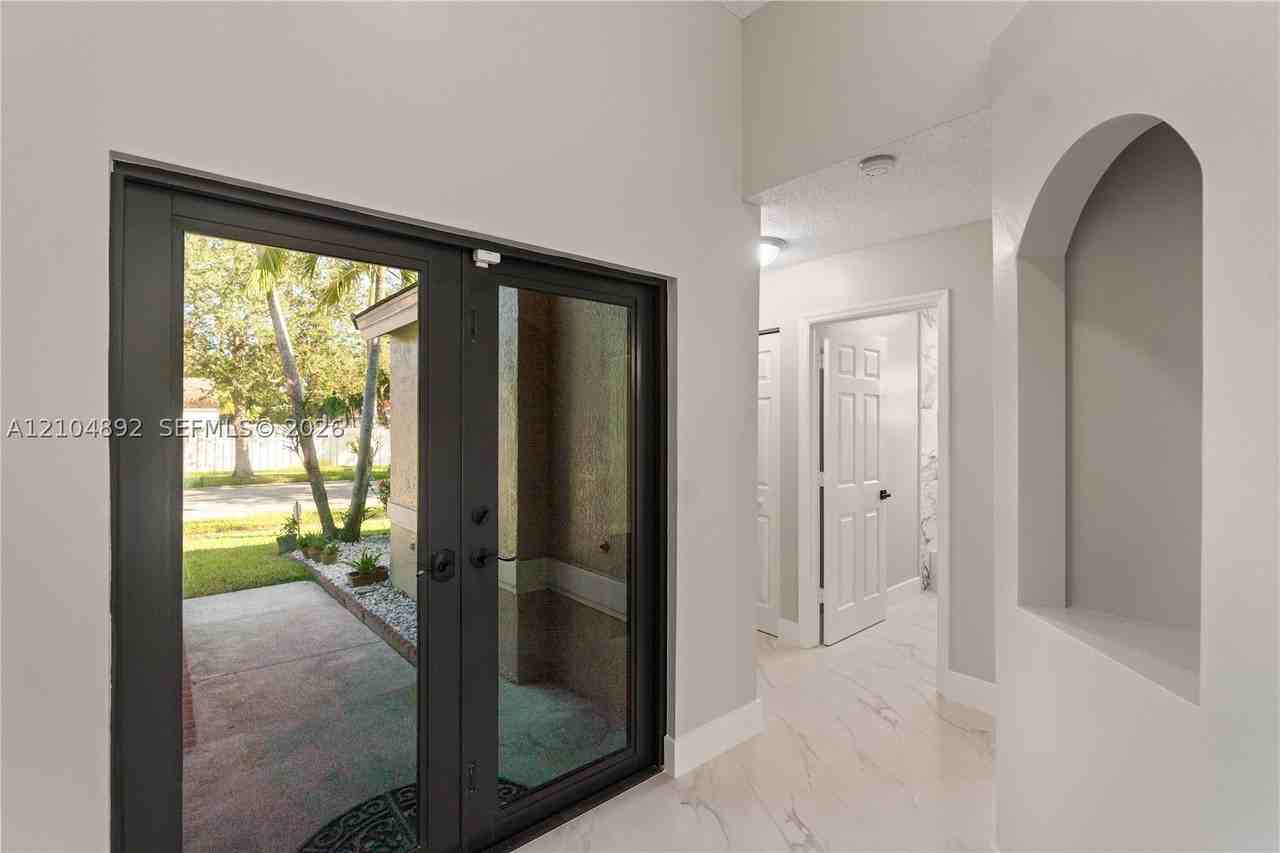 14340 Nw 11th St - Photo 7 of 36