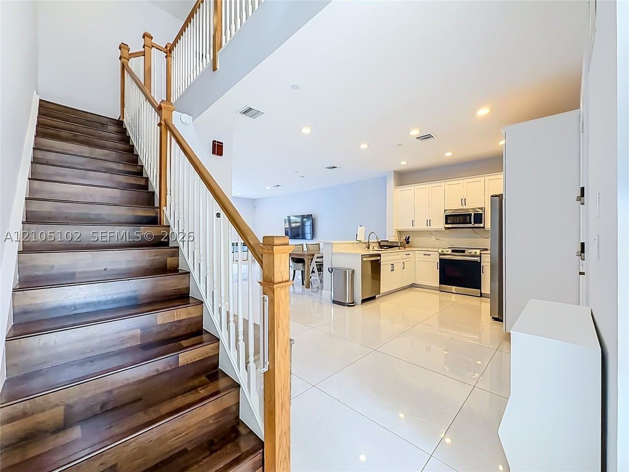 1125 Ne 18th Ave #1125 - Photo 5 of 28