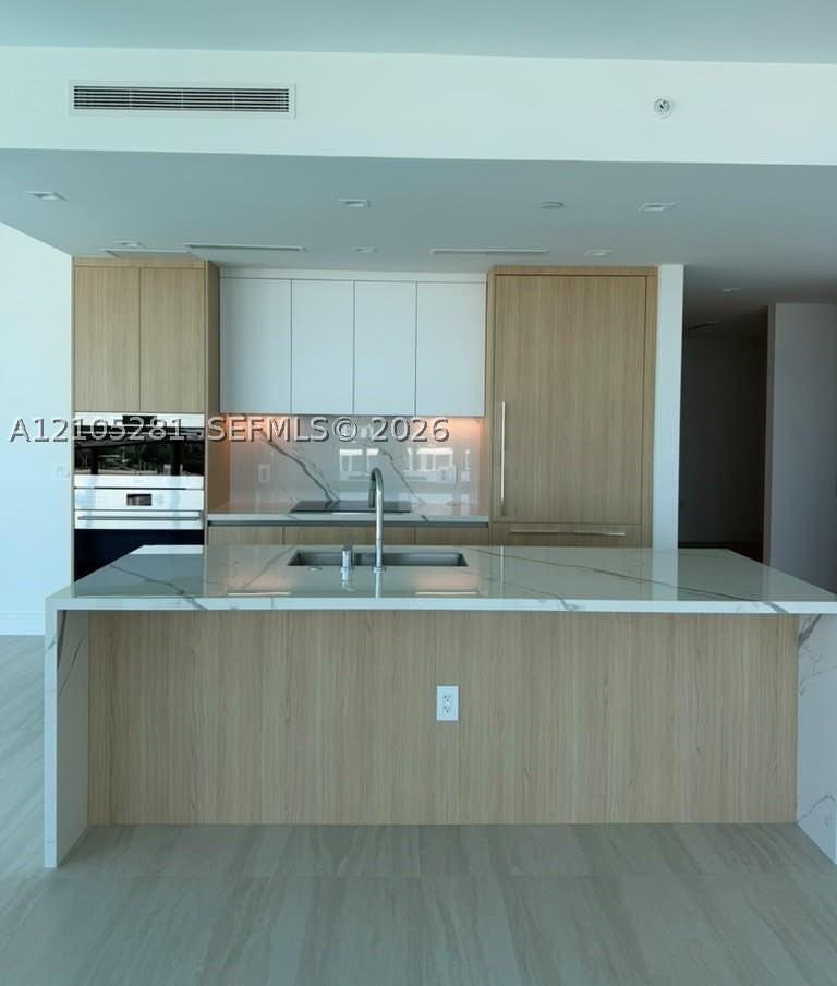 2411 Laguna Cir #1606