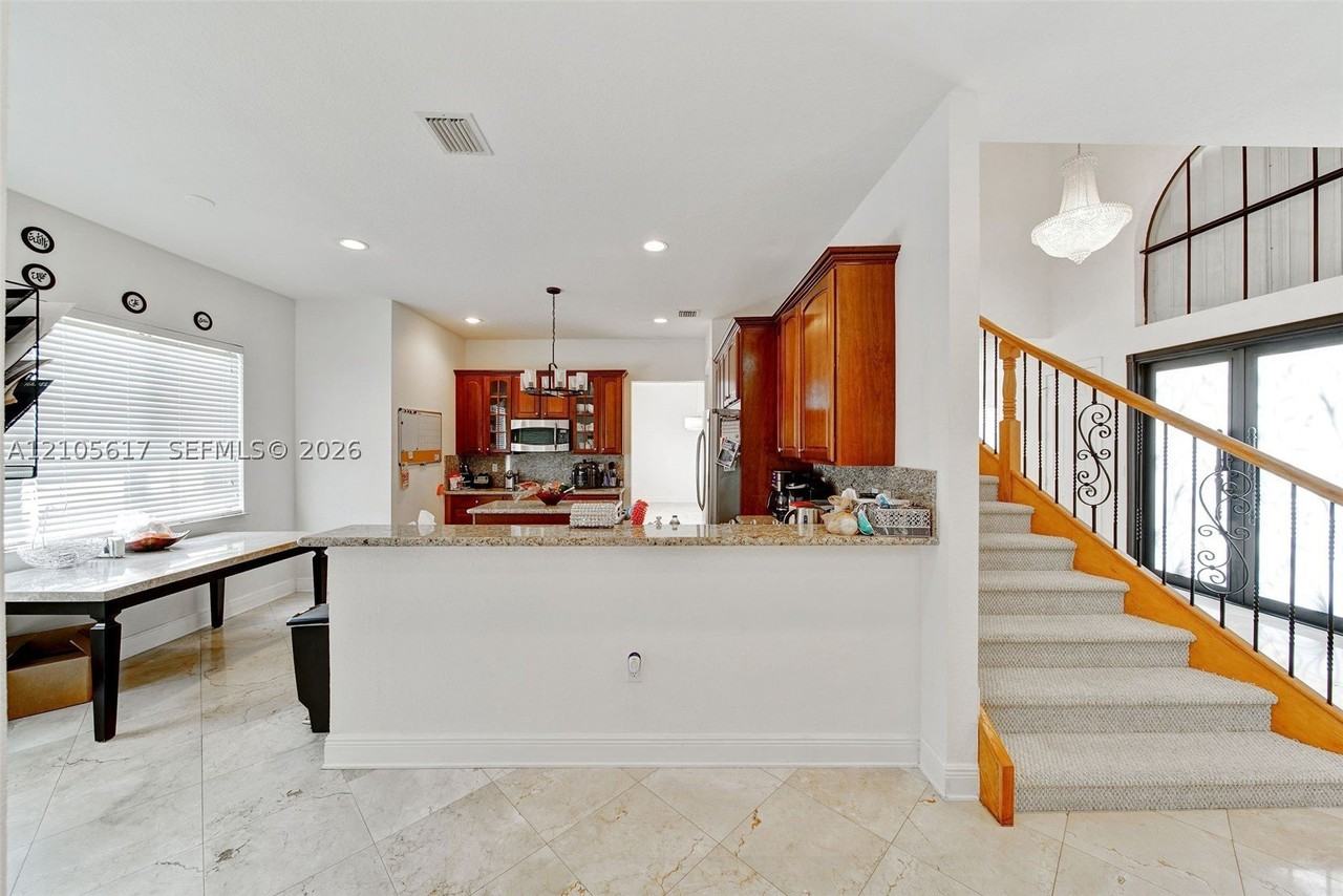 7804 Sw 193rd St - Photo 7 of 34