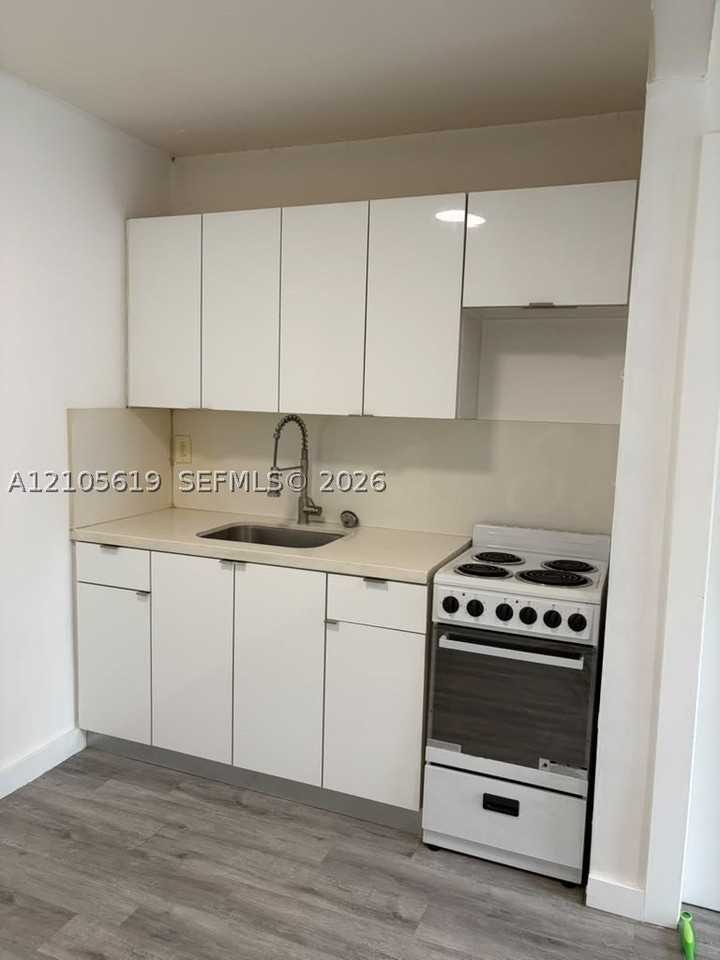 855 Nw 3rd Ter #11 - Photo 3 of 5