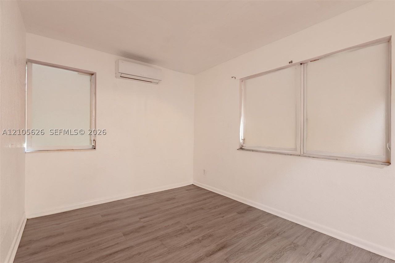 12250 Nw 13th Ave - Photo 5 of 29