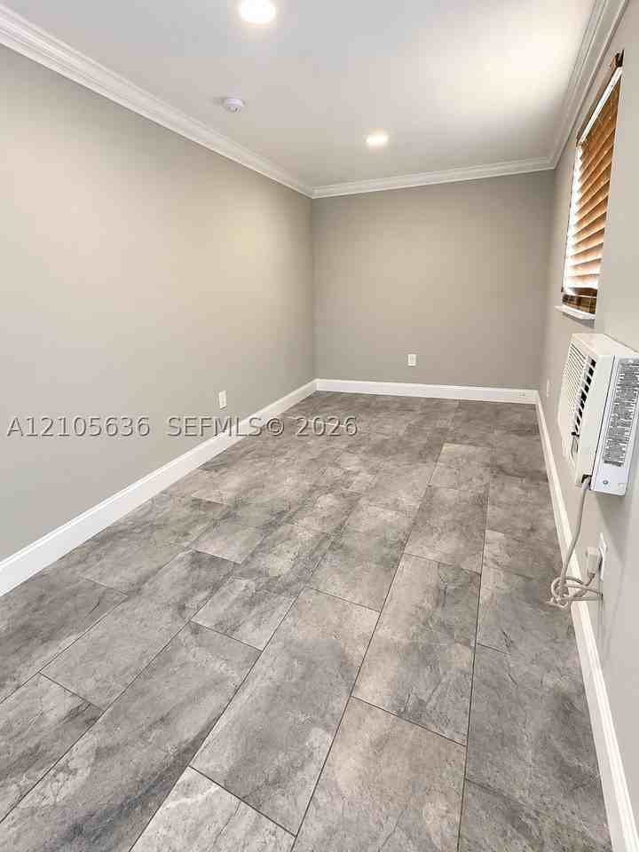 4641 Sw 25th St #B - Photo 6 of 8