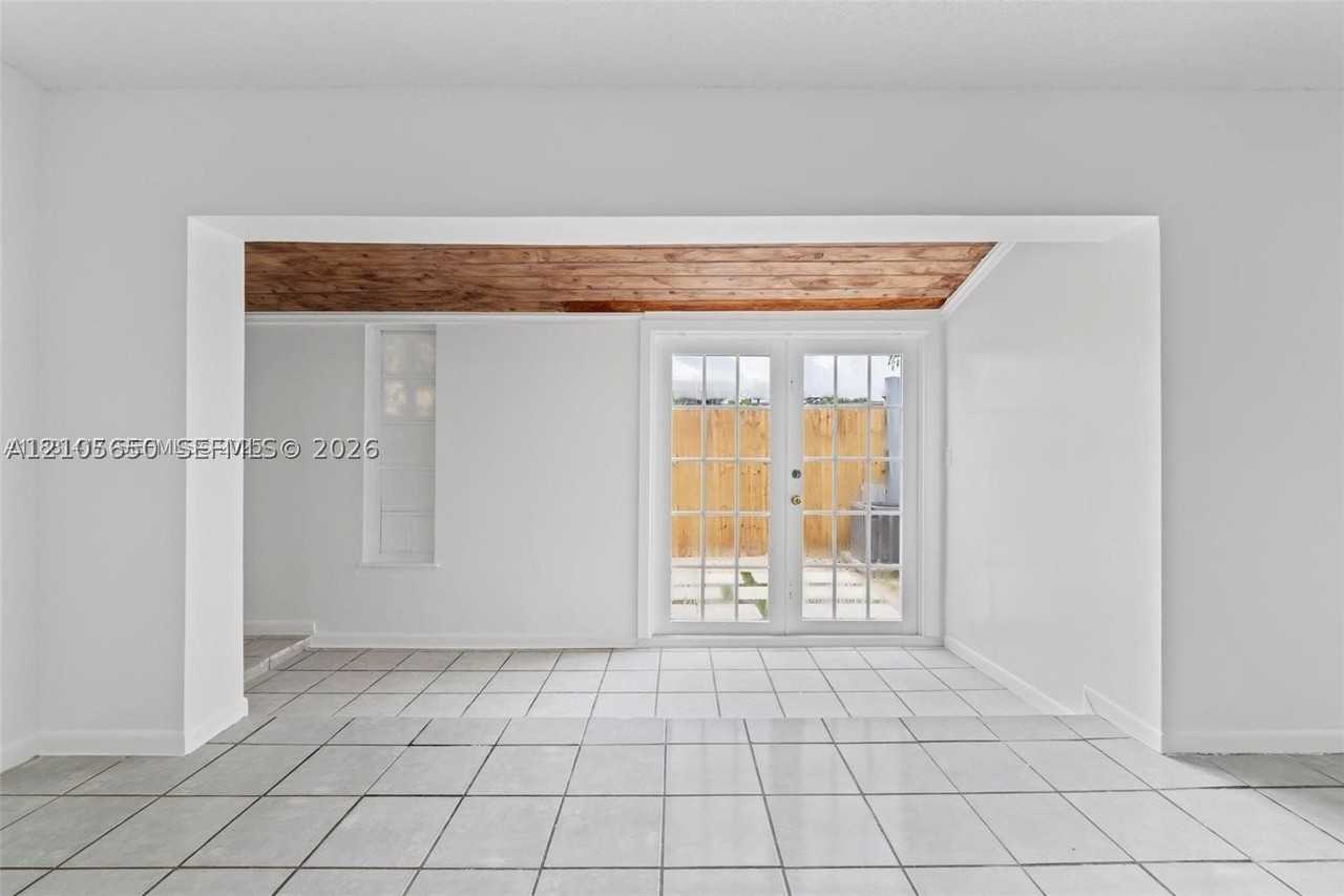 10387 Sw 209th Ln - Photo 5 of 35