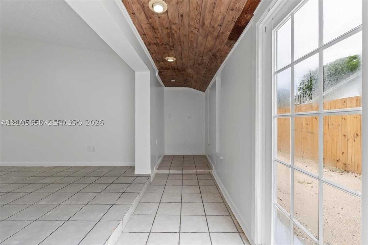 10387 Sw 209th Ln - Photo 6 of 35
