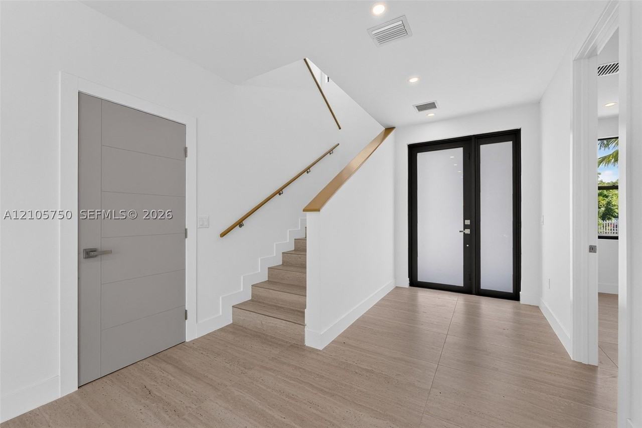 2240 Sw 13th St #2240 - Photo 6 of 34