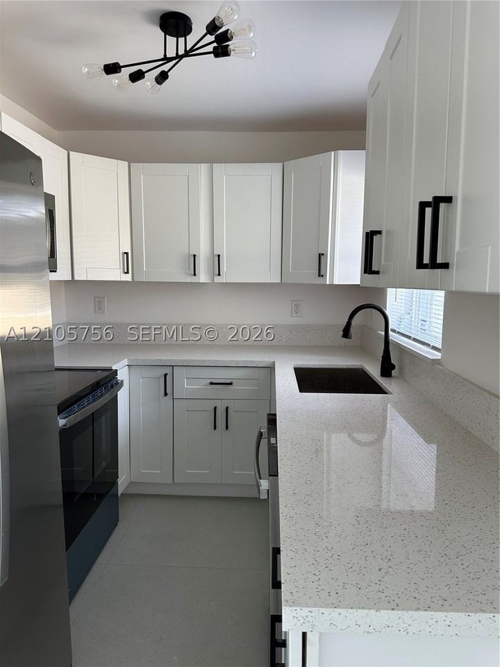 137 Se 2nd Ave #A - Photo 6 of 16