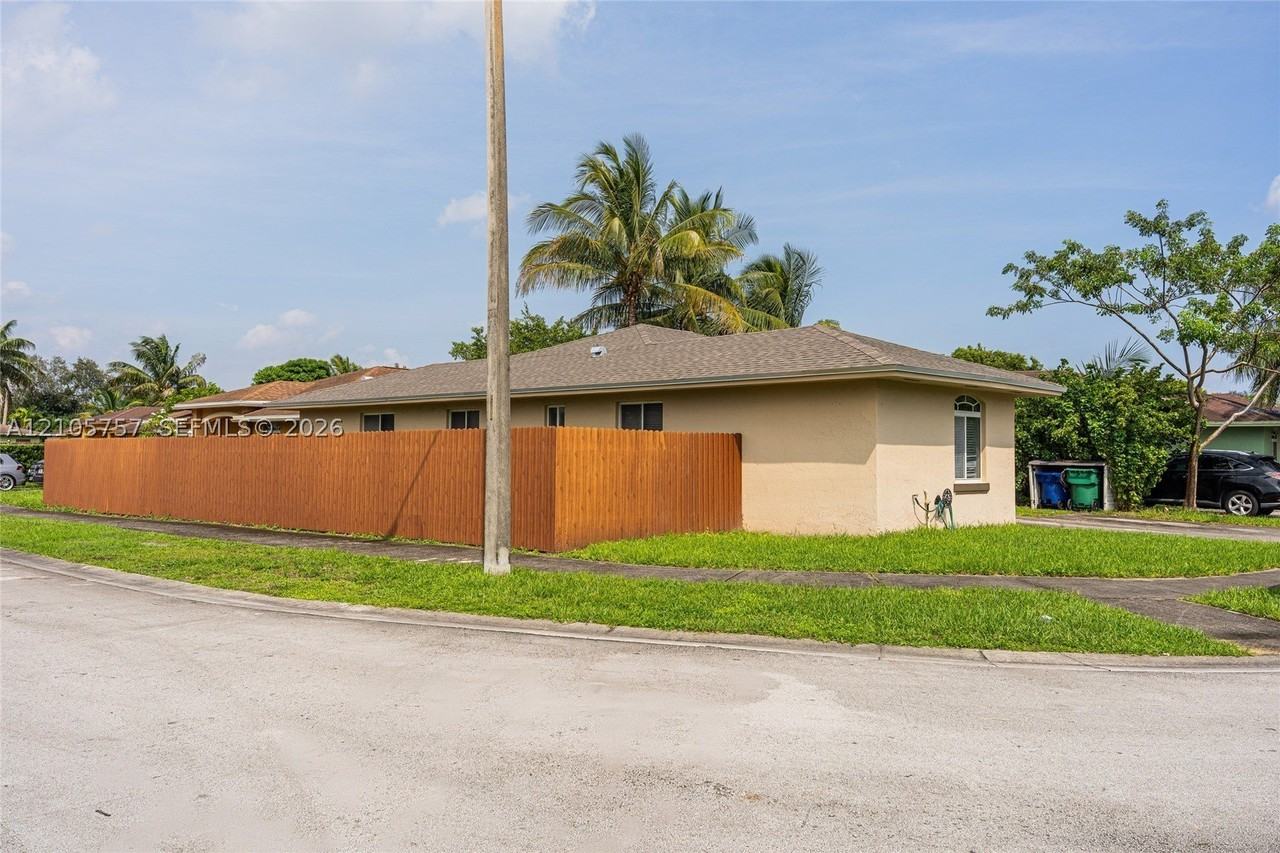 3783 Nw 201st Ter - Photo 4 of 39