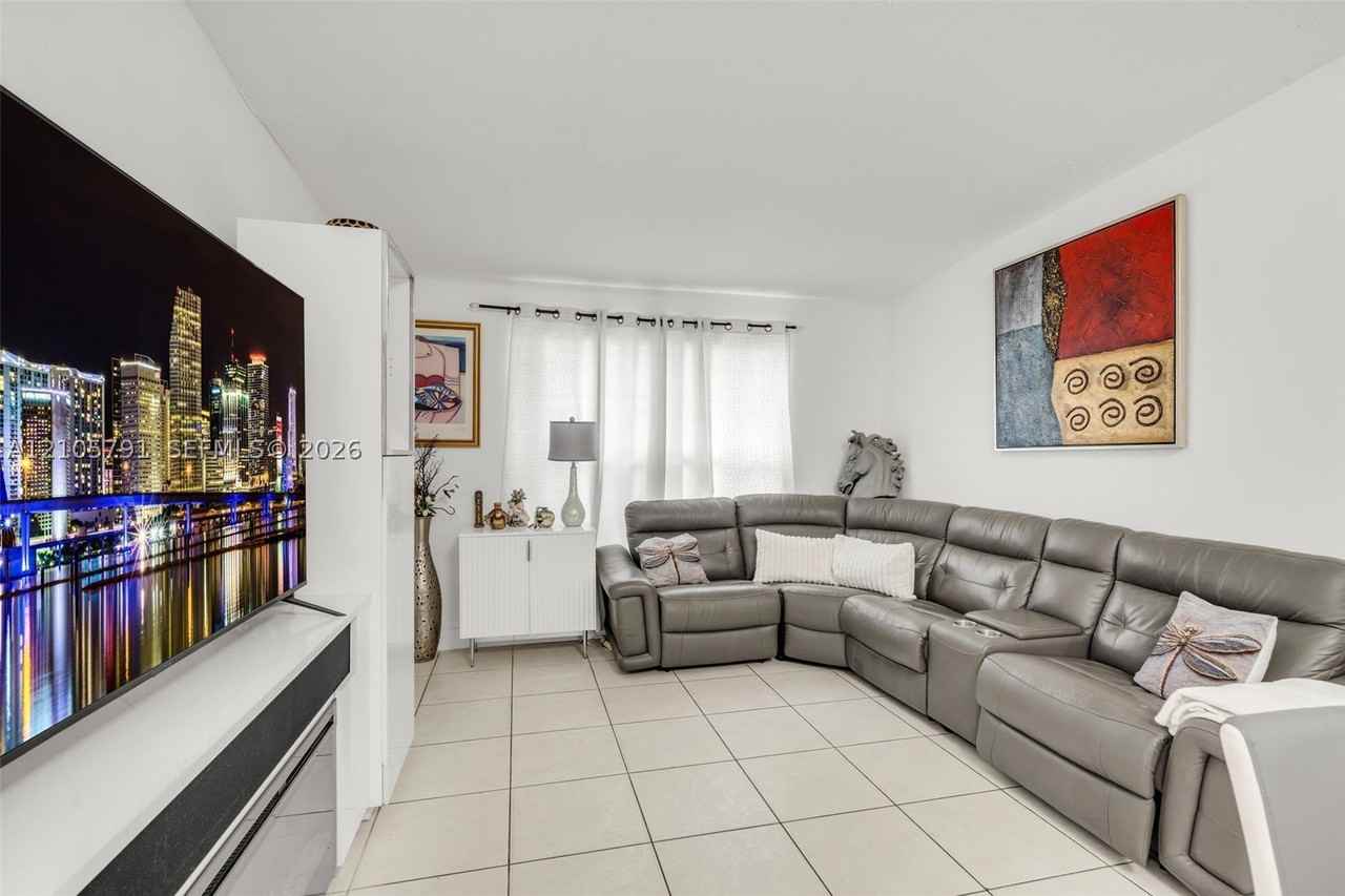 7810 Pembroke Rd #7810 - Photo 4 of 22