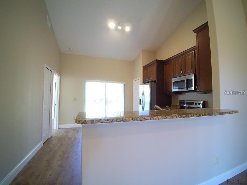13 Wood Amber Ln #B - Photo 4 of 17
