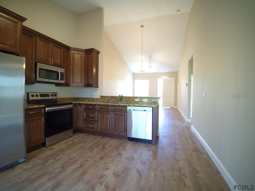 13 Wood Amber Ln #B - Photo 7 of 17