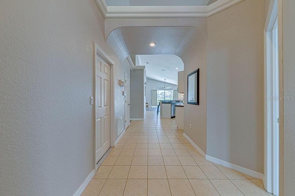 161 Vine Dr - Photo 4 of 25