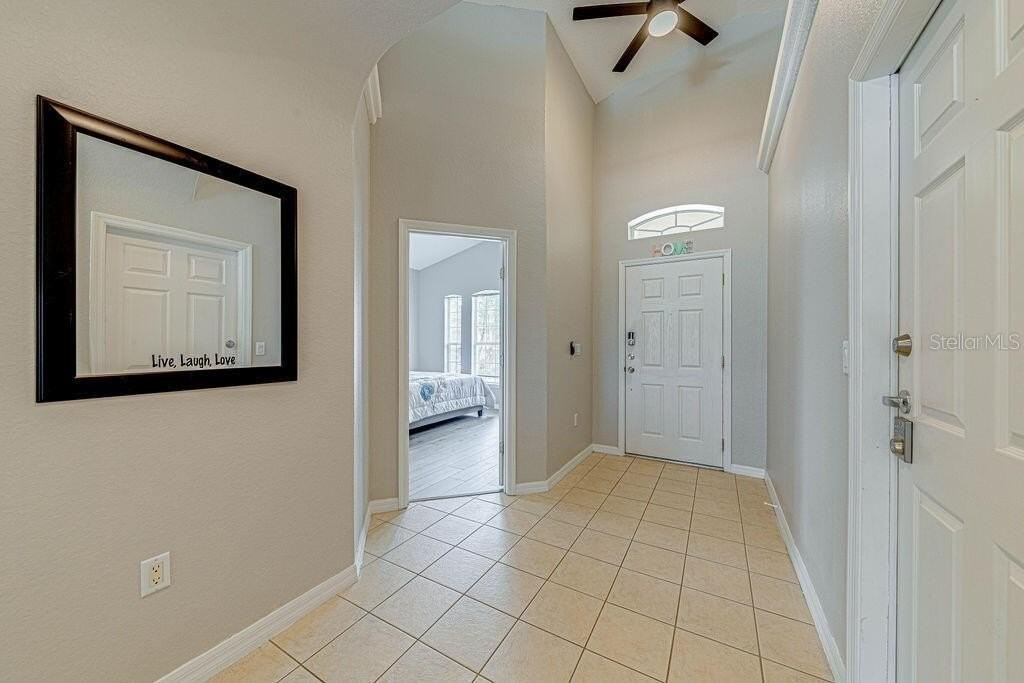161 Vine Dr - Photo 5 of 25