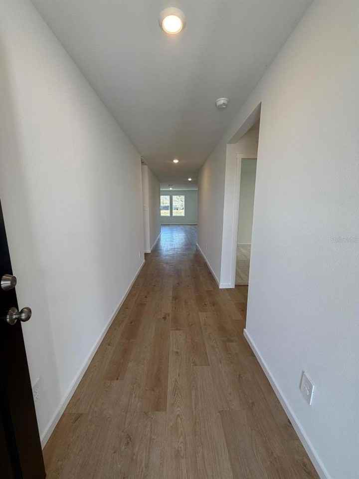 575 Artemis St - Photo 3 of 19