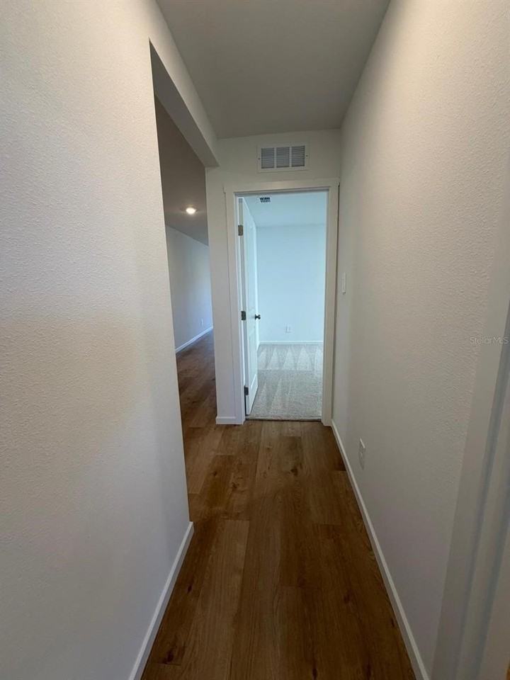 575 Artemis St - Photo 7 of 19