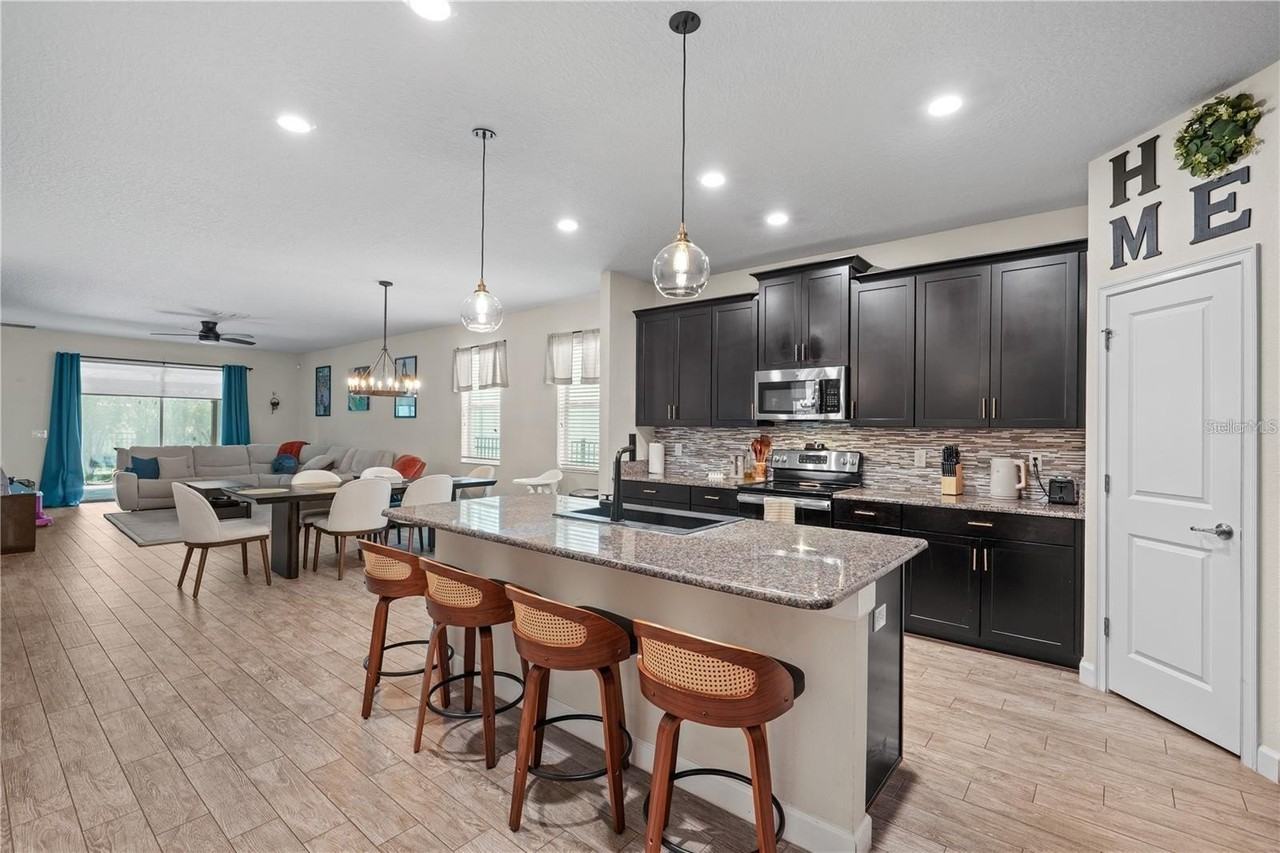 11658 Mystery Ln - Photo 4 of 26