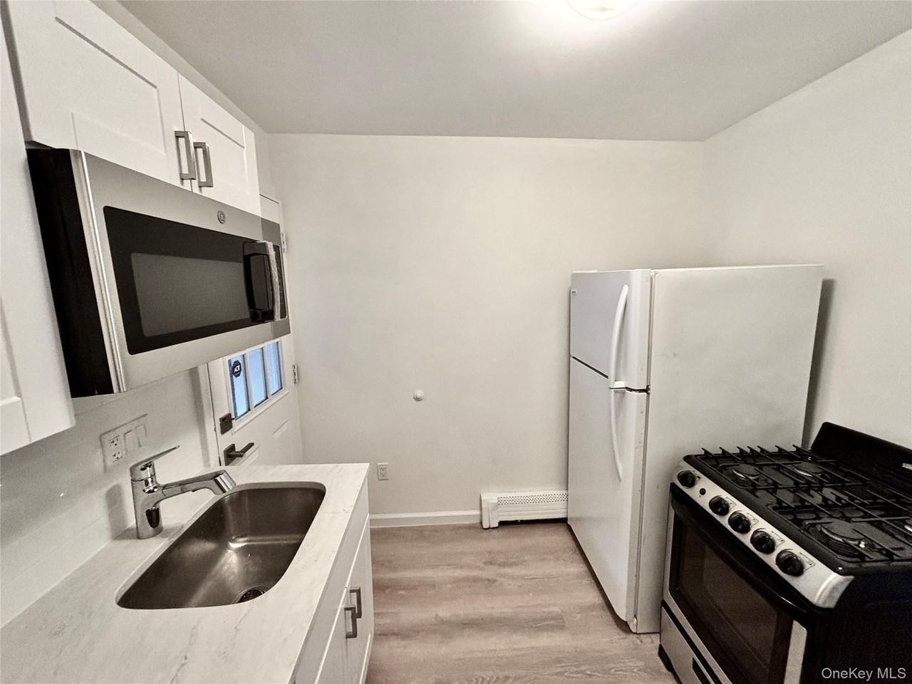 28 Davis St #1 - Photo 3 of 13