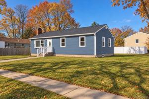 featured image of 93 Garfield Blvd #93