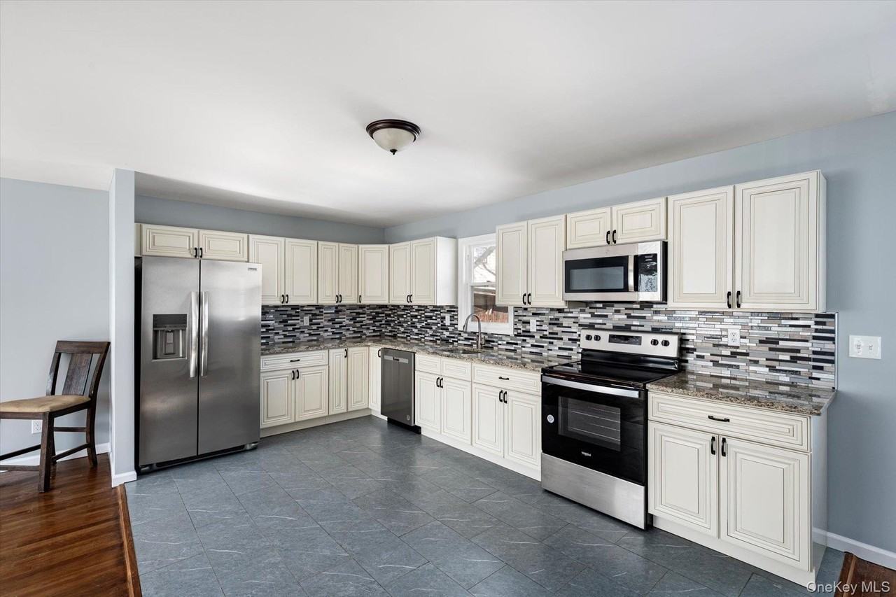 93 Garfield Blvd #93 - Photo 5 of 17