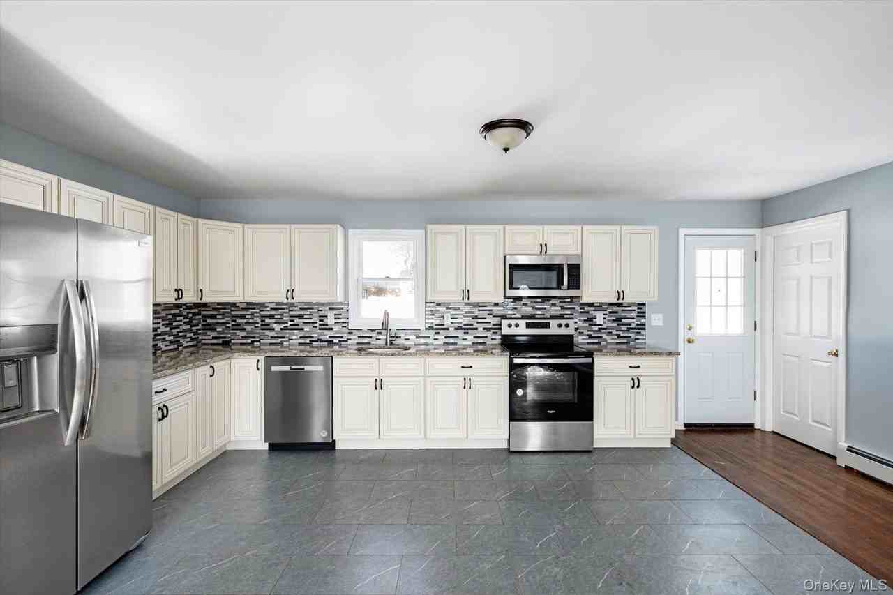 93 Garfield Blvd #93 - Photo 6 of 17