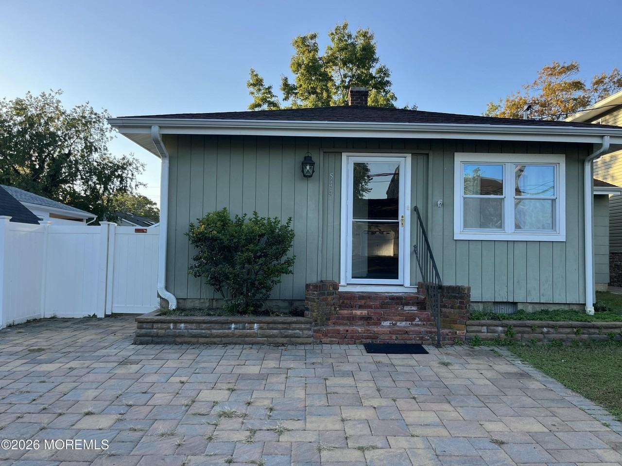 544 Pacific Ave - Photo 2 of 19