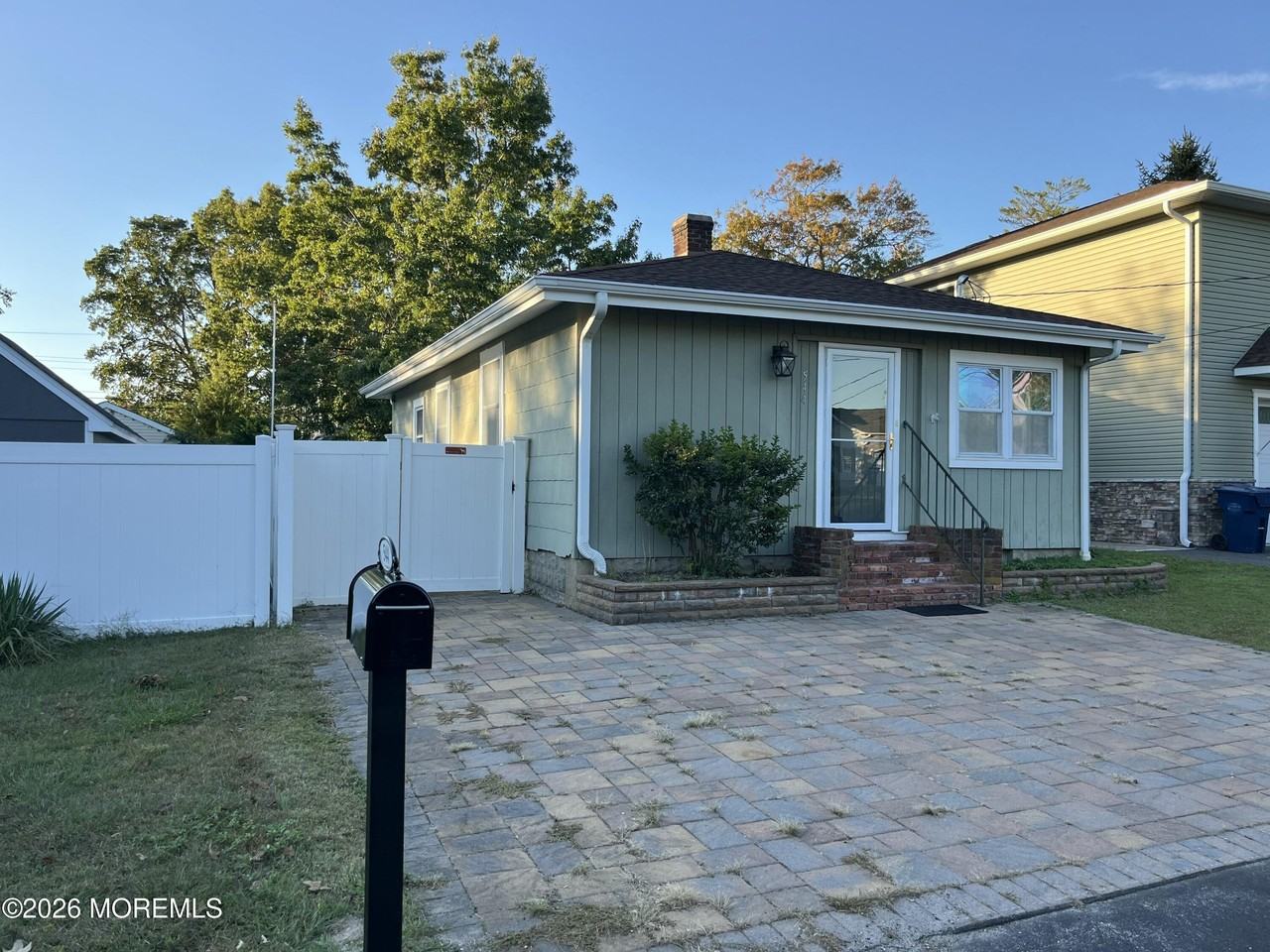 544 Pacific Ave - Photo 5 of 19
