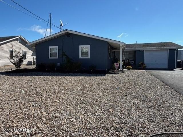 831 Anchor Dr - Photo 3 of 21