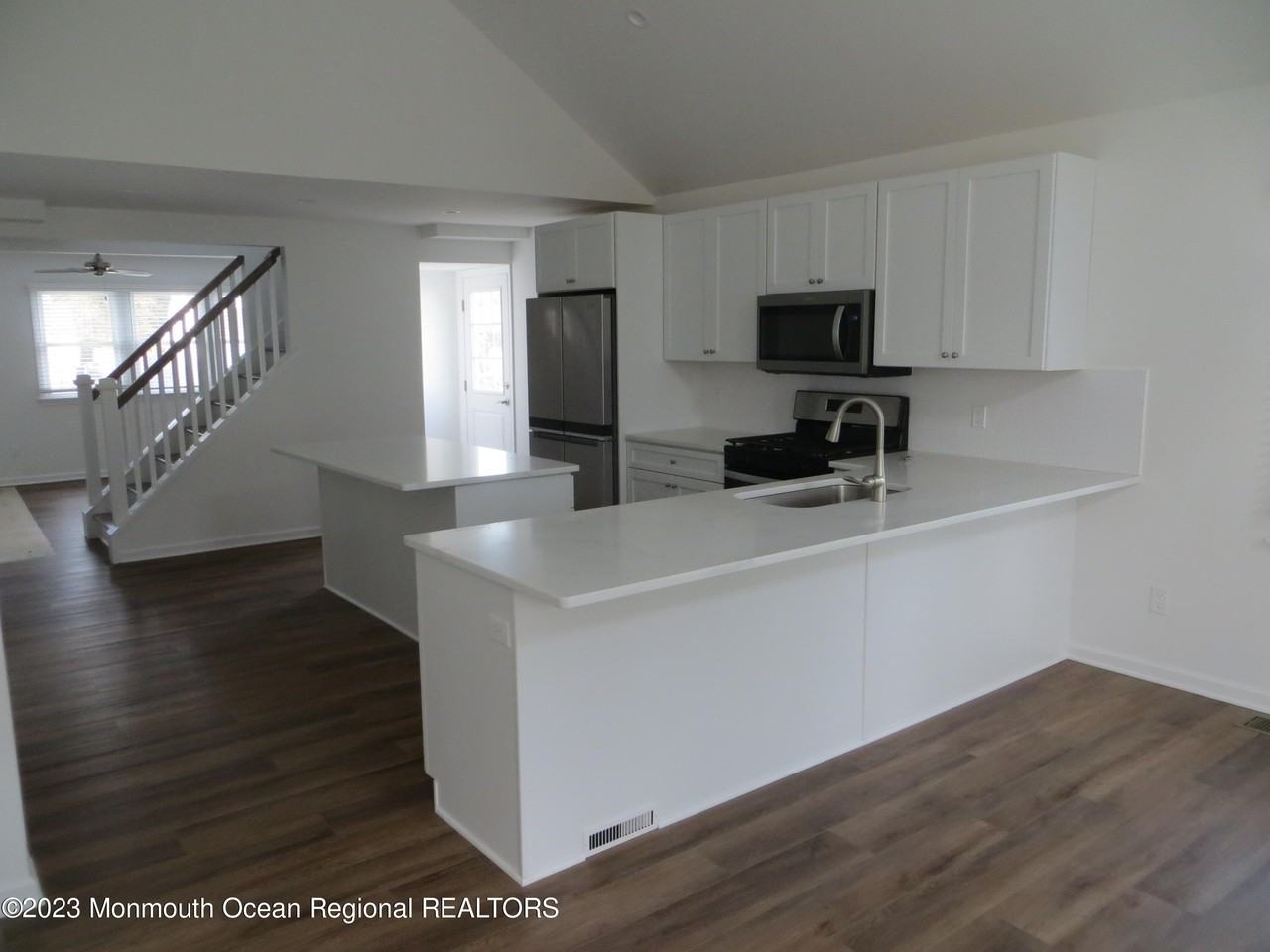 28 Trenton Ave - Photo 3 of 10