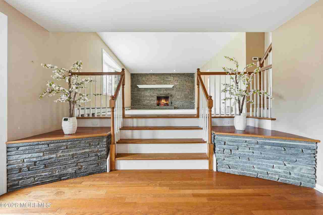910 Somerset Dr - Photo 7 of 50