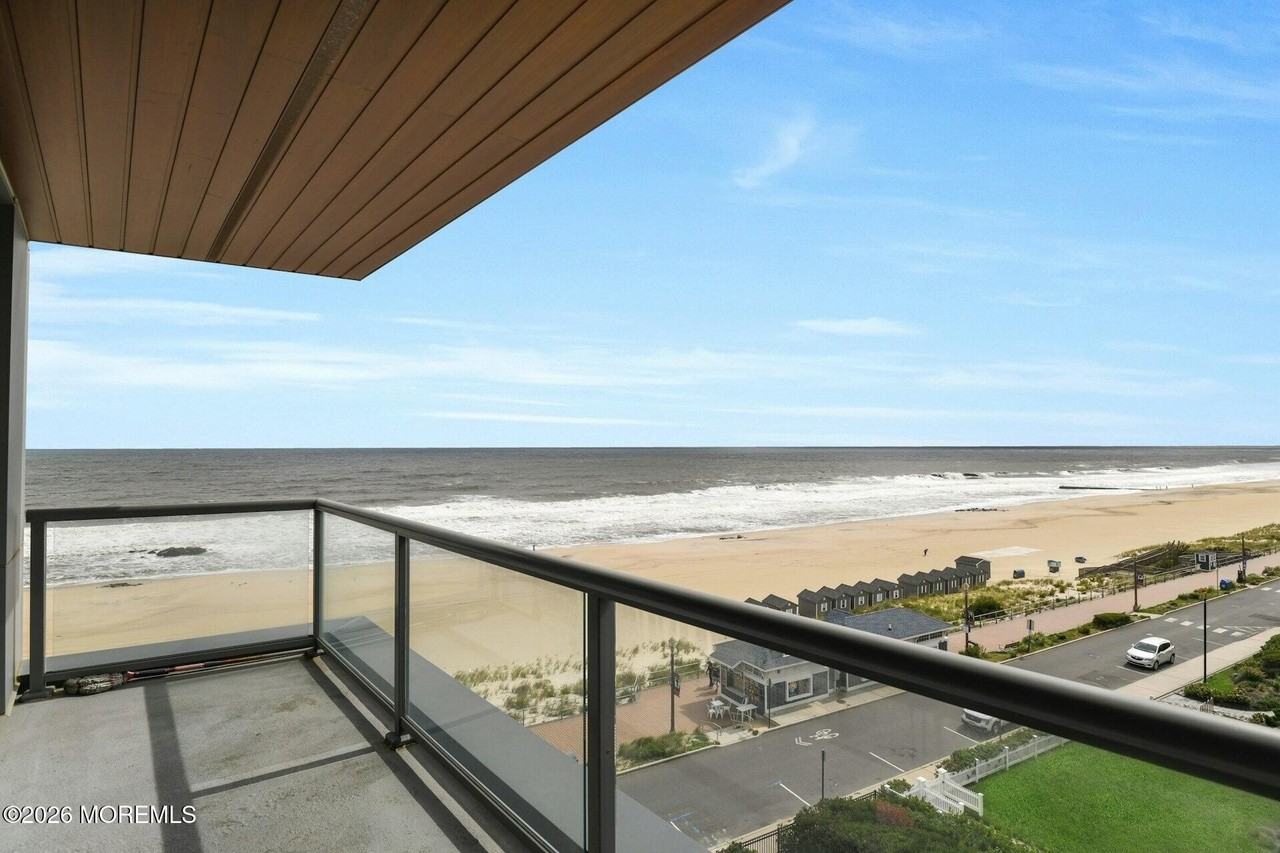 365 Ocean Blvd #502 - Photo 7 of 42