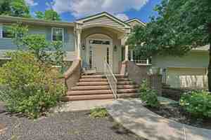featured image of 5 Arlene Dr