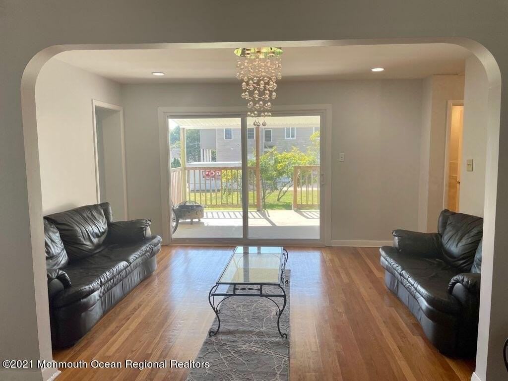 21 Berg Ave - Photo 7 of 17
