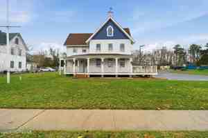 featured image of 400 S Main St #2