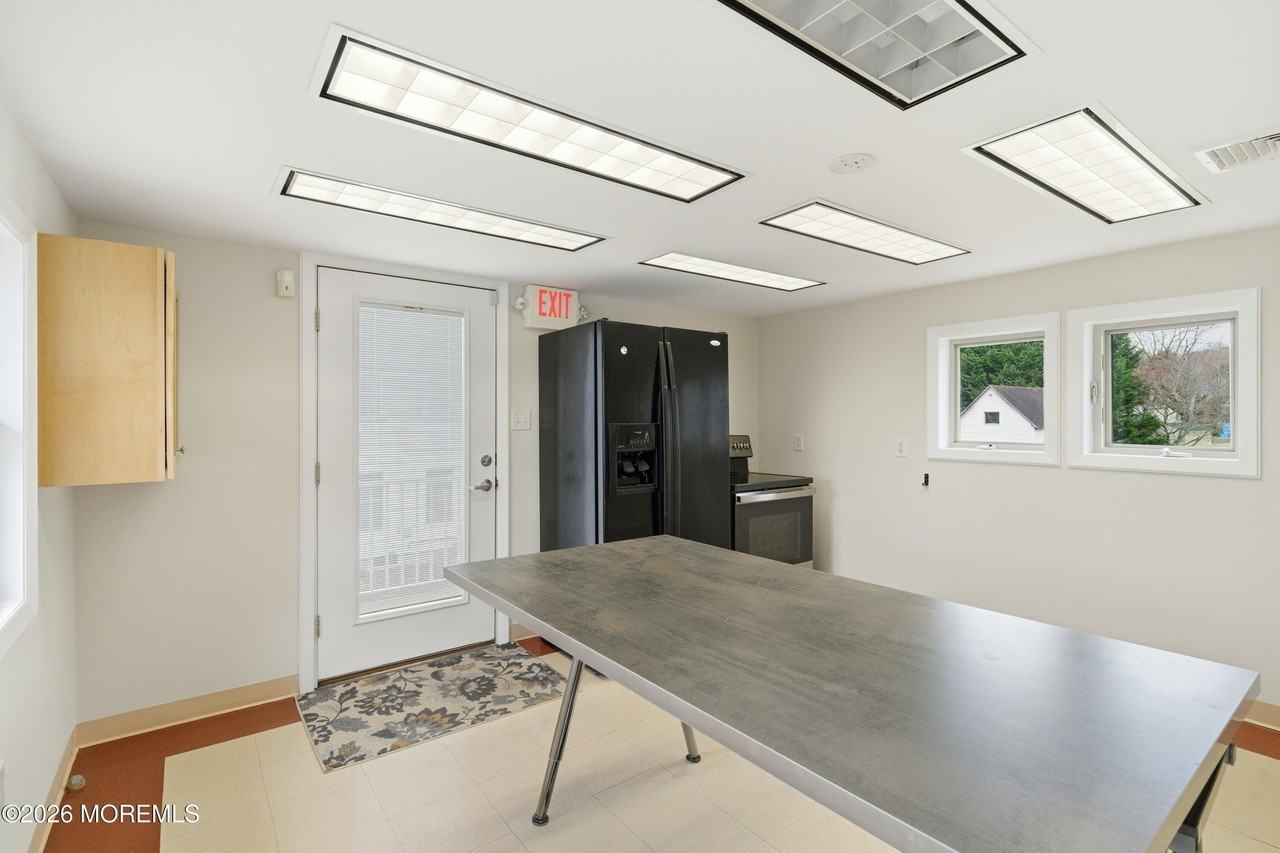 400 S Main St #2 - Photo 3 of 19