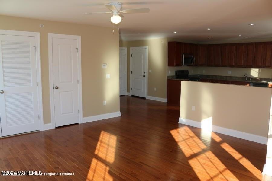 256 Mantoloking Rd #1A - Photo 4 of 11