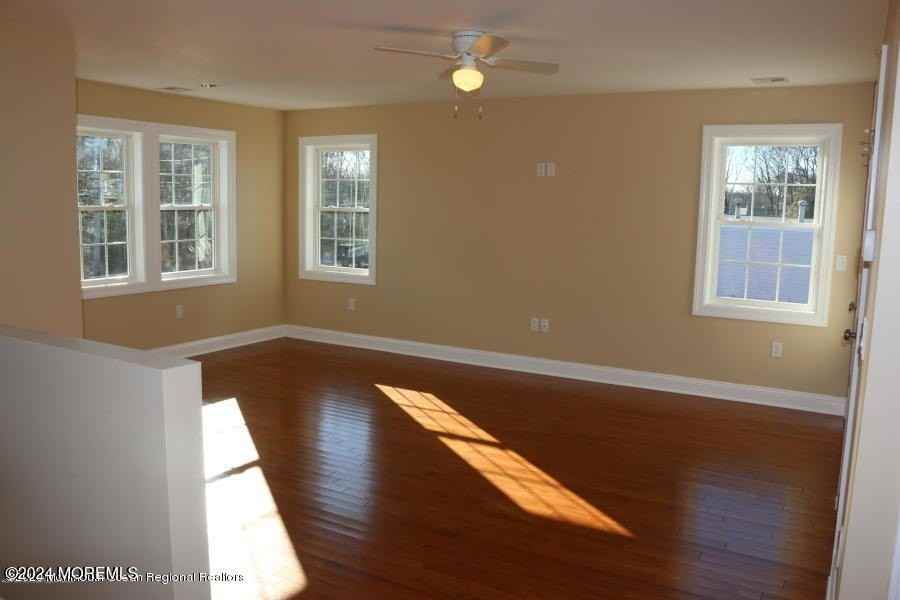 256 Mantoloking Rd #1A - Photo 5 of 11