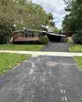 featured image of 1702 W Oakton St