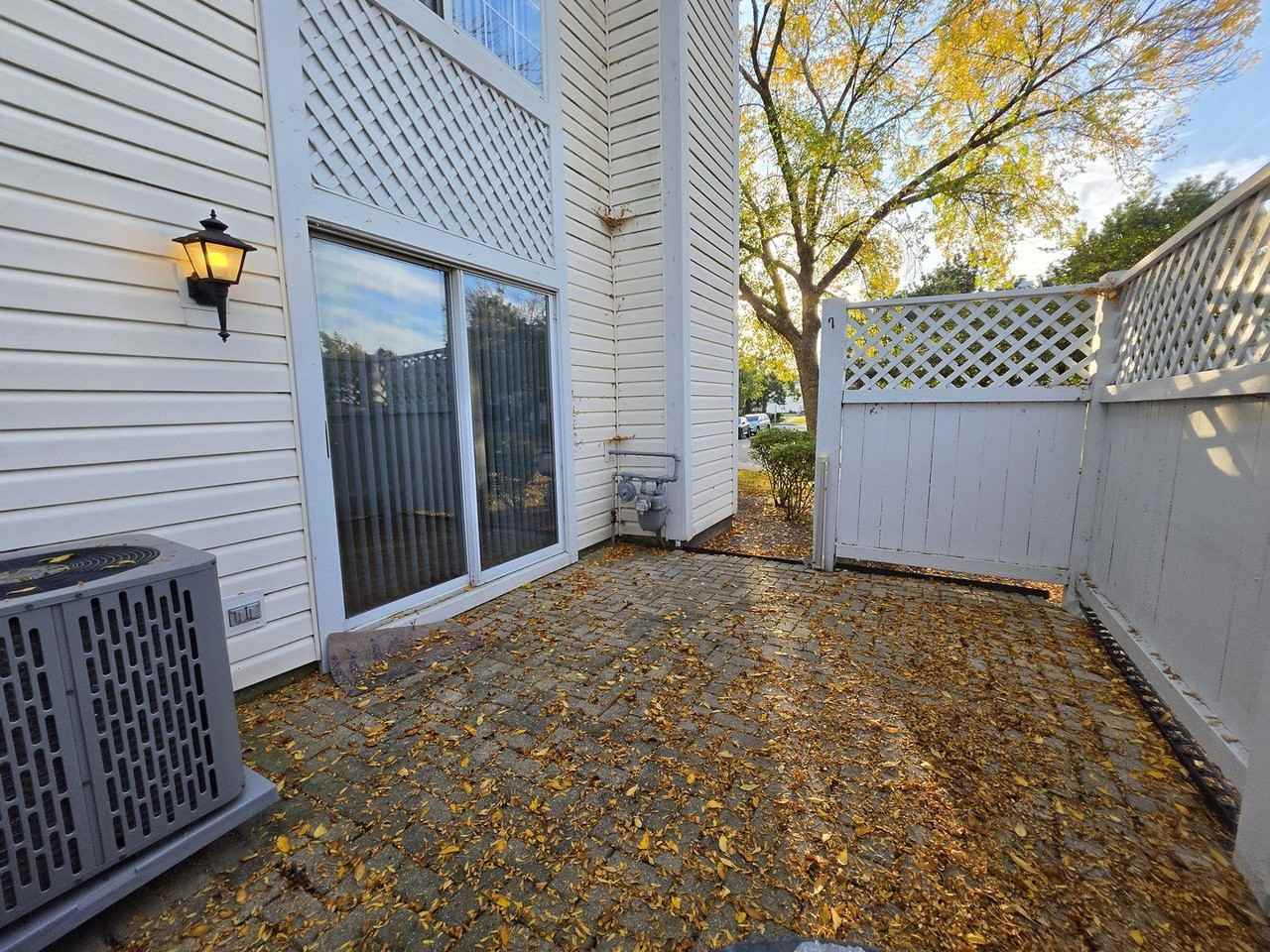 315 Bunker Hill Cir #315 - Photo 5 of 23