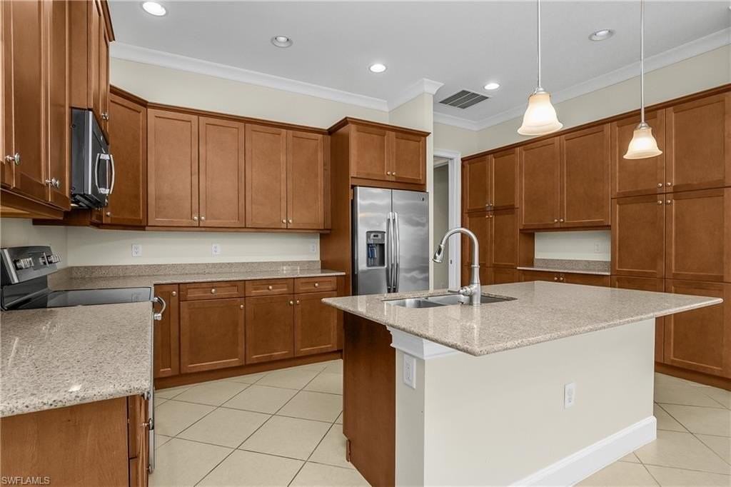 7162 Dominica Dr - Photo 3 of 40