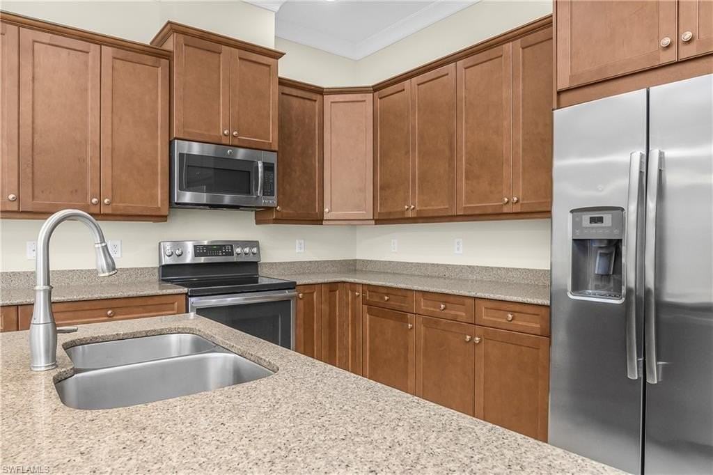 7162 Dominica Dr - Photo 6 of 40