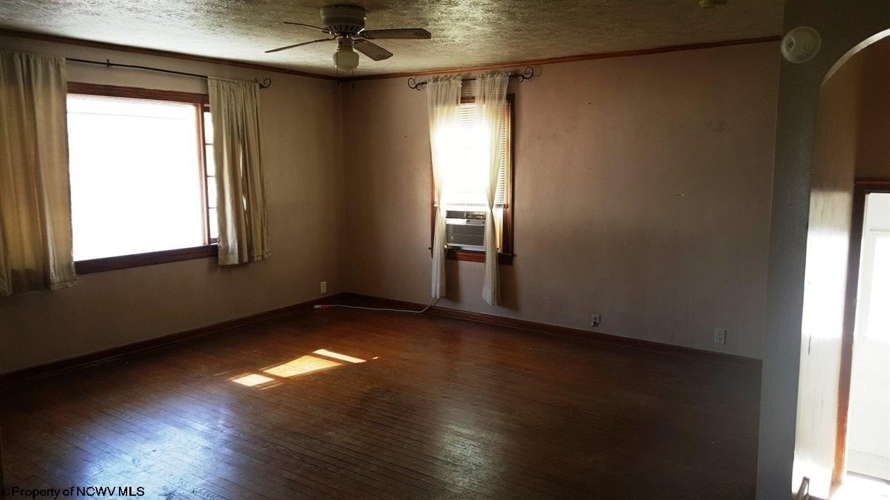 133 Camden Ave - Photo 3 of 17