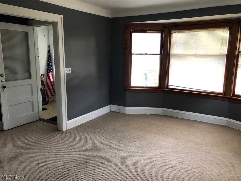 1475 Mars Ave - Photo 2 of 12