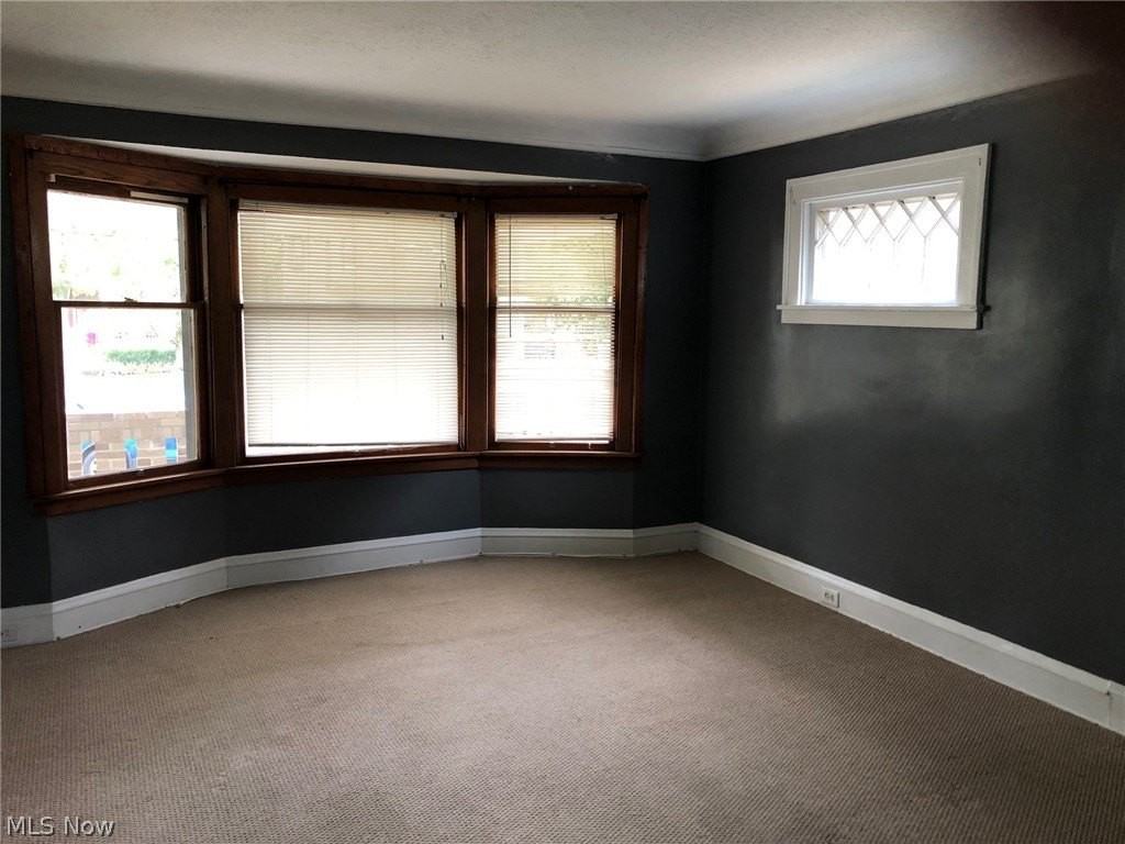1475 Mars Ave - Photo 3 of 12