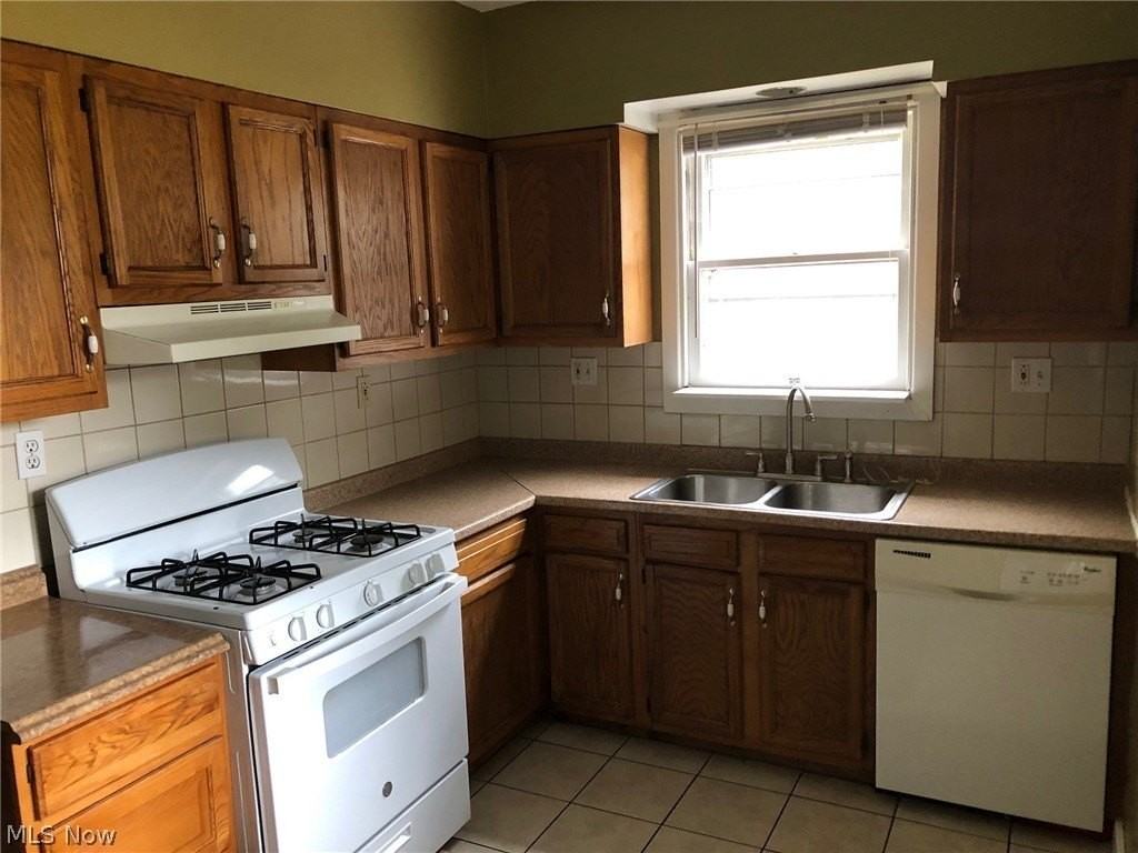 1475 Mars Ave - Photo 6 of 12